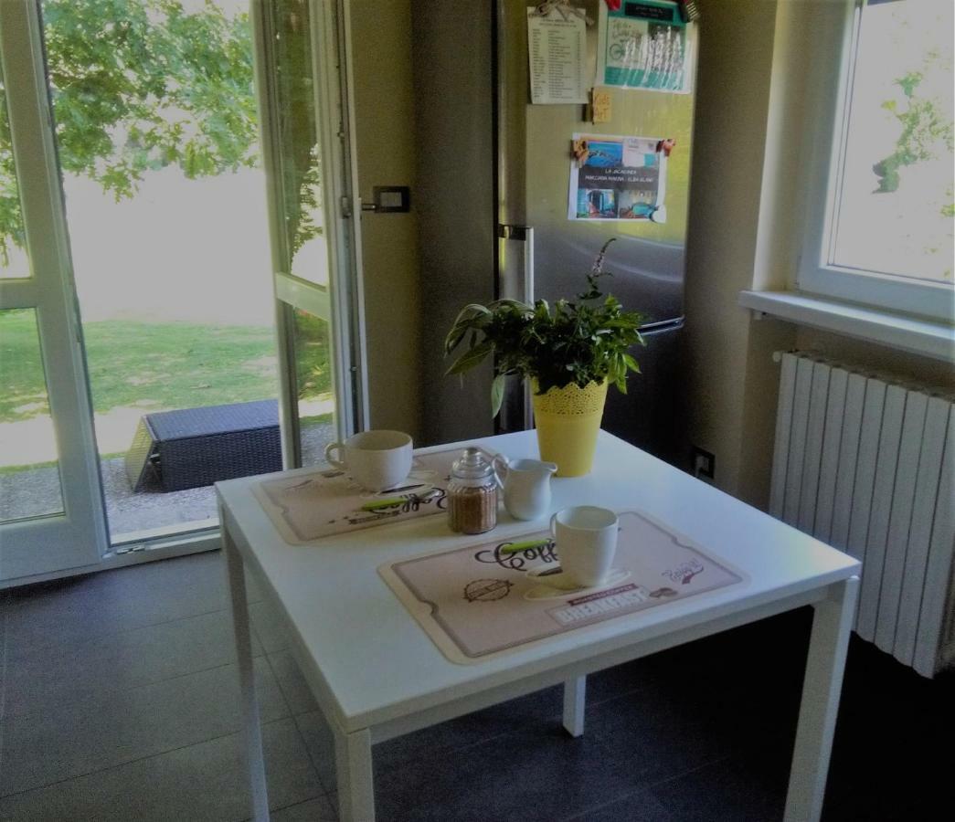 Residenza 3 Magnolie Villa Monvalle Екстериор снимка